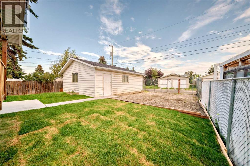 Single Family House Bungalow for Sale in  Penbrooke Close SE Penbrooke Meadows Calgary 