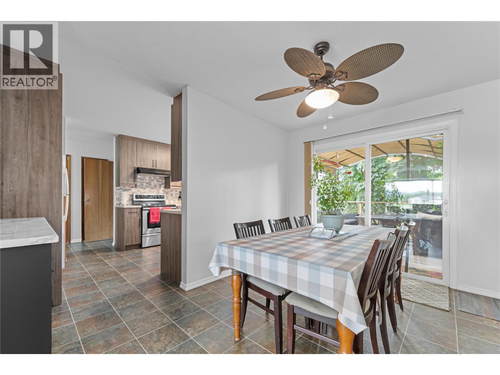 Photo 8 of 353 Reighmount Drive, Kamloops BC