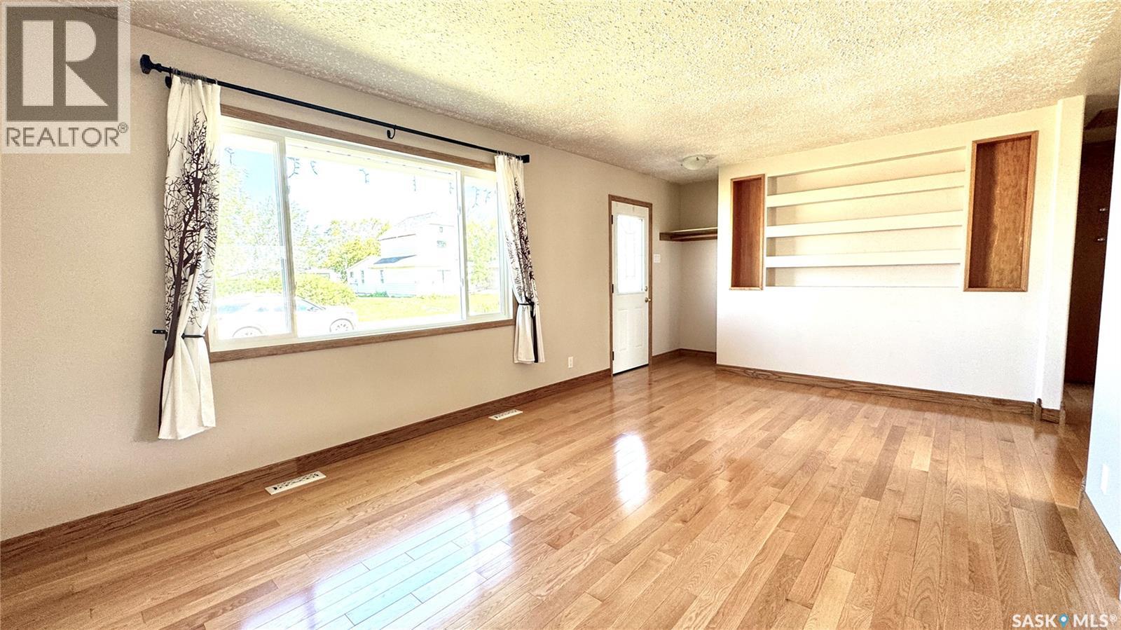 Photo 15 of 110 Stanley Street, Elbow SK