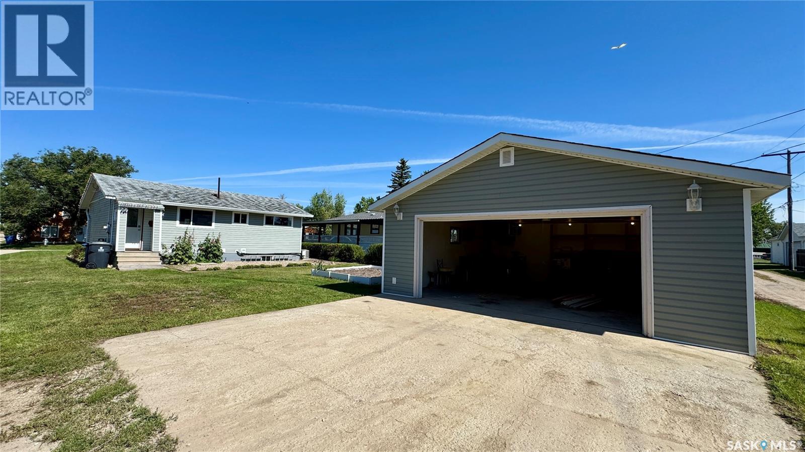 Photo 22 of 110 Stanley Street, Elbow SK