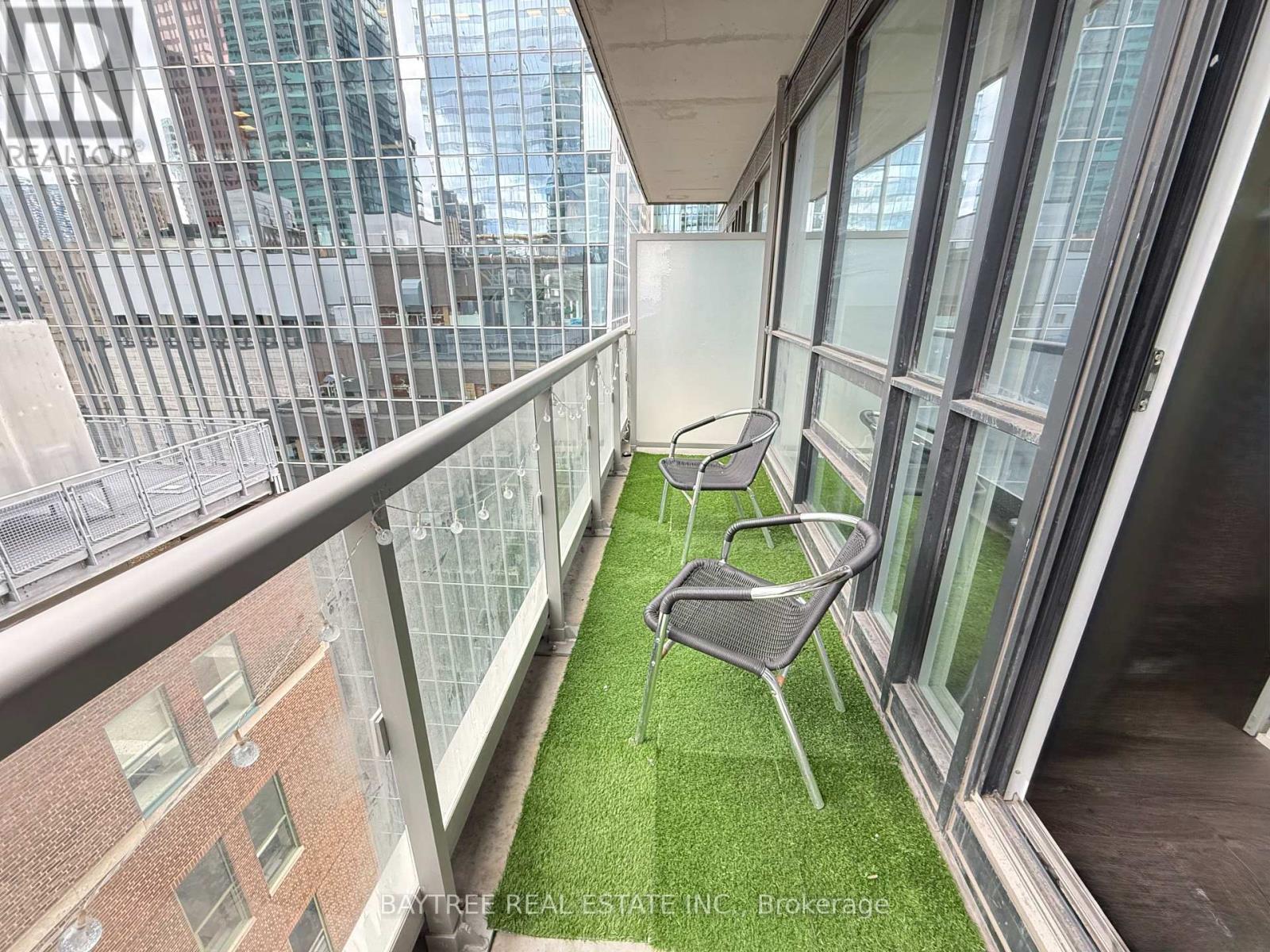 Photo 2 of 2610 70 Temperance Street, Toronto ON
