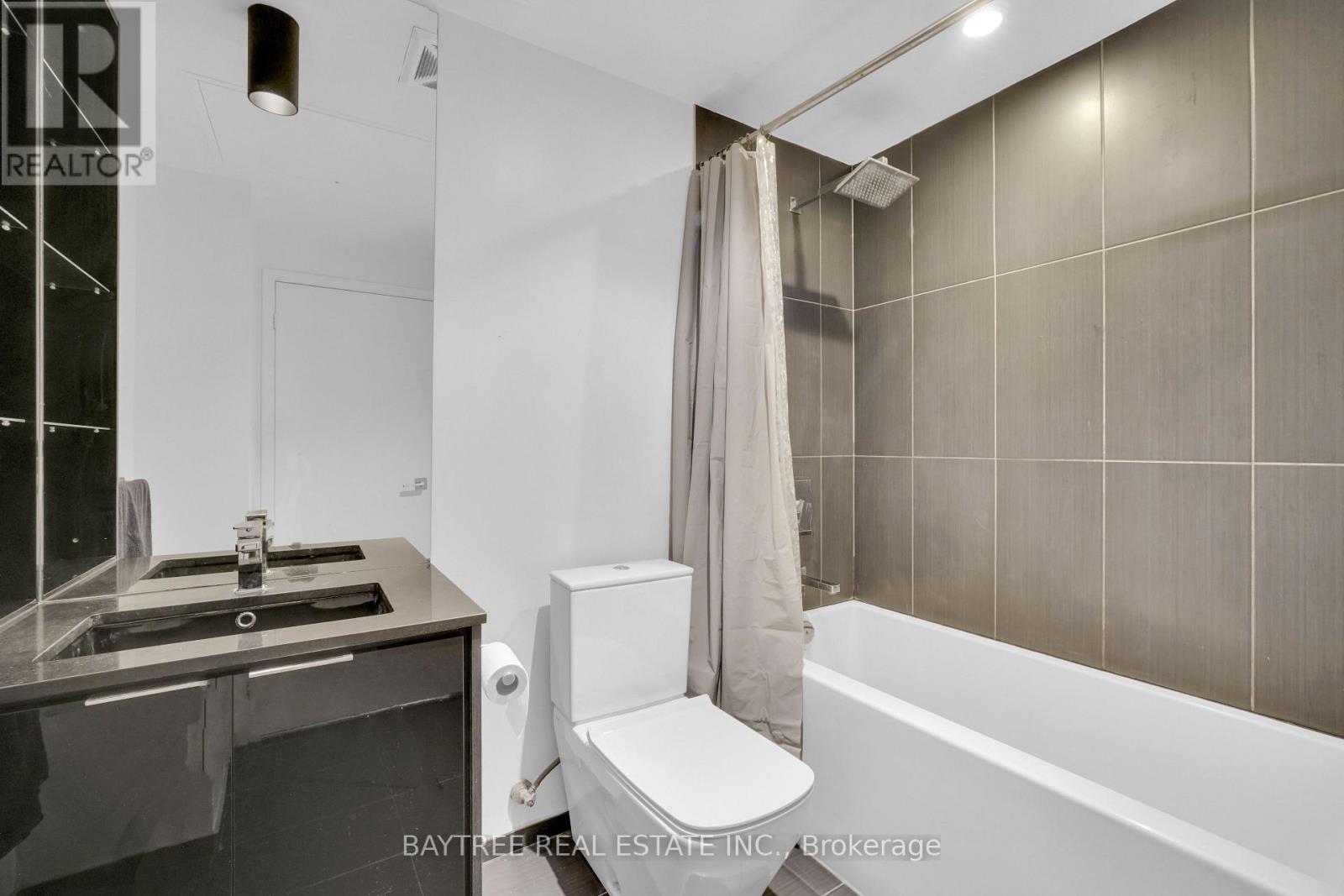 Photo 16 of 2610 70 Temperance Street, Toronto ON