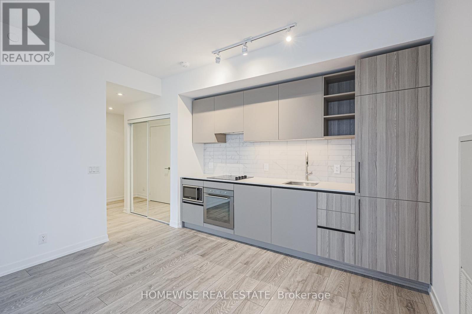 Photo 8 of 5102 55 Mercer Street, Toronto ON