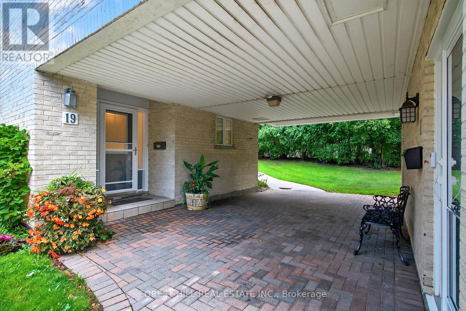 Photo 1 of 187 19 Snowshoe Mill Way, Toronto ON