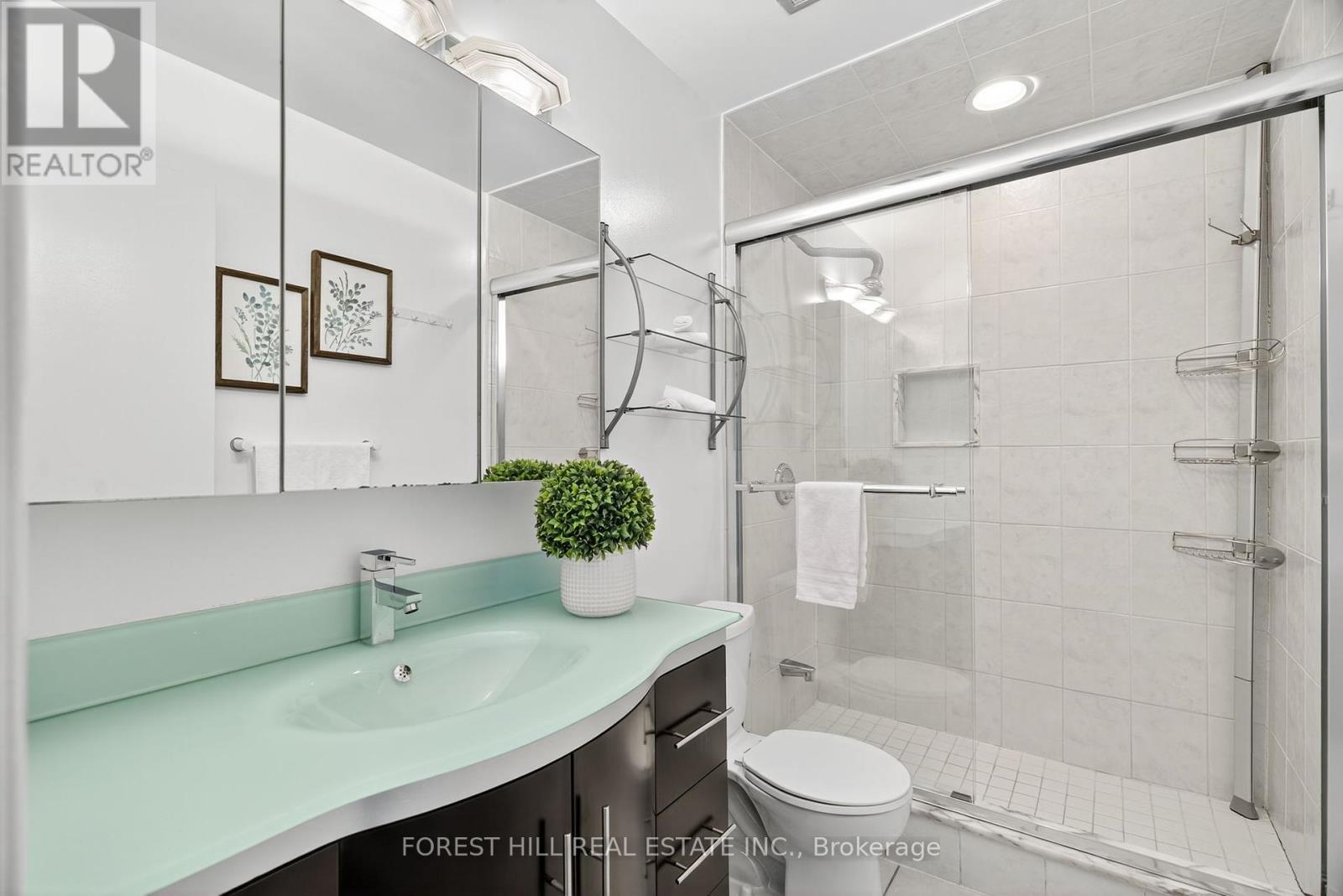 Photo 18 of 187 19 Snowshoe Mill Way, Toronto ON