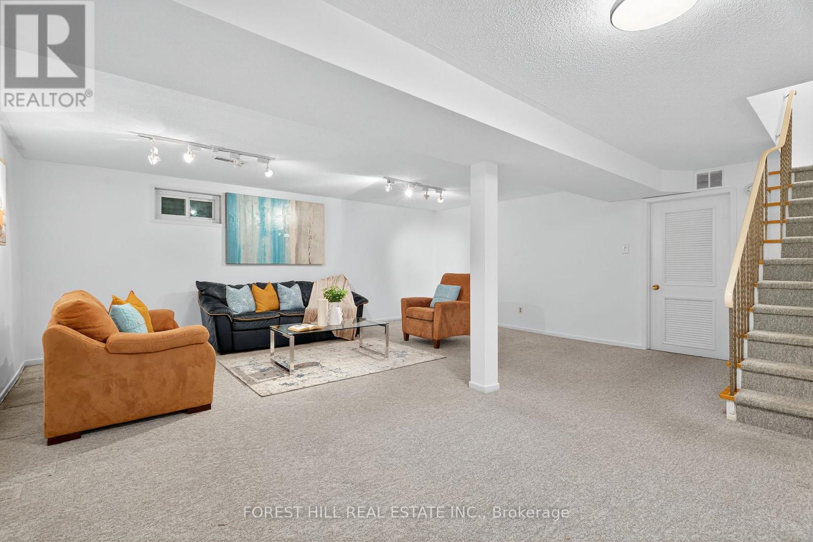 Photo 22 of 187 19 Snowshoe Mill Way, Toronto ON