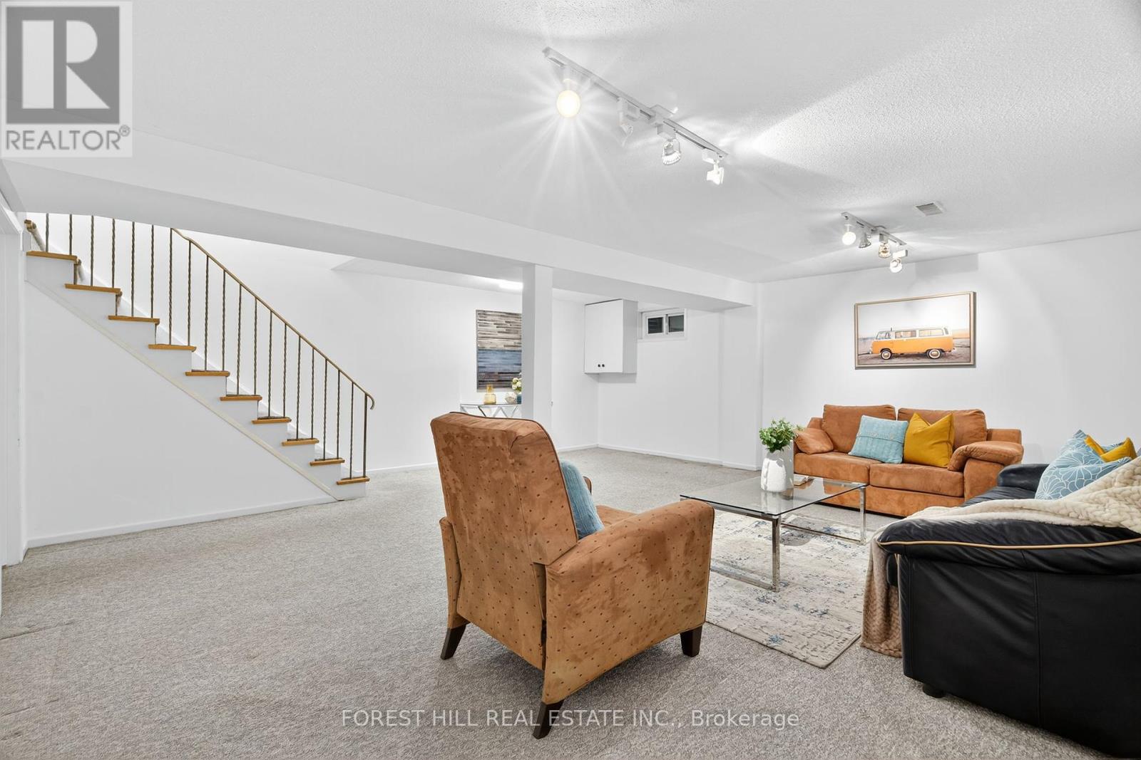 Photo 23 of 187 19 Snowshoe Mill Way, Toronto ON