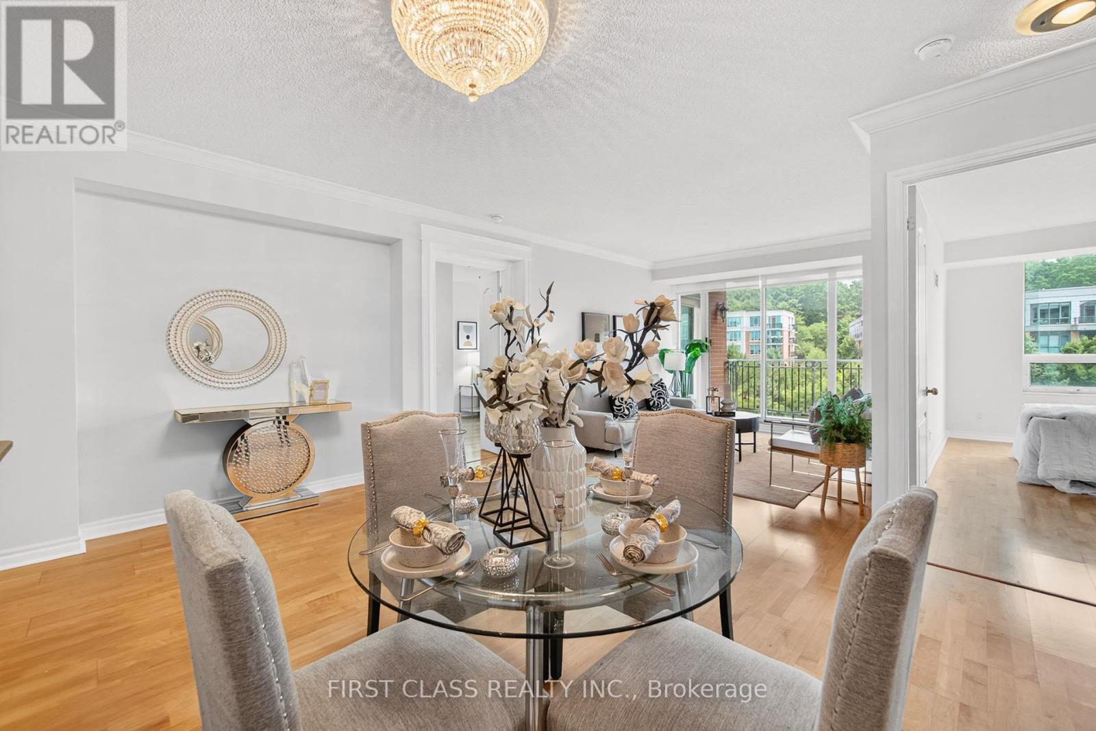 Photo 3 of 711 18 William Carson Crescent, Toronto ON