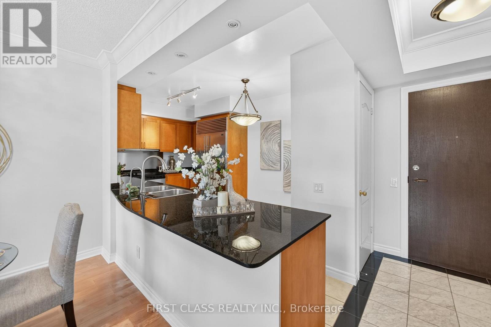 Photo 17 of 711 18 William Carson Crescent, Toronto ON