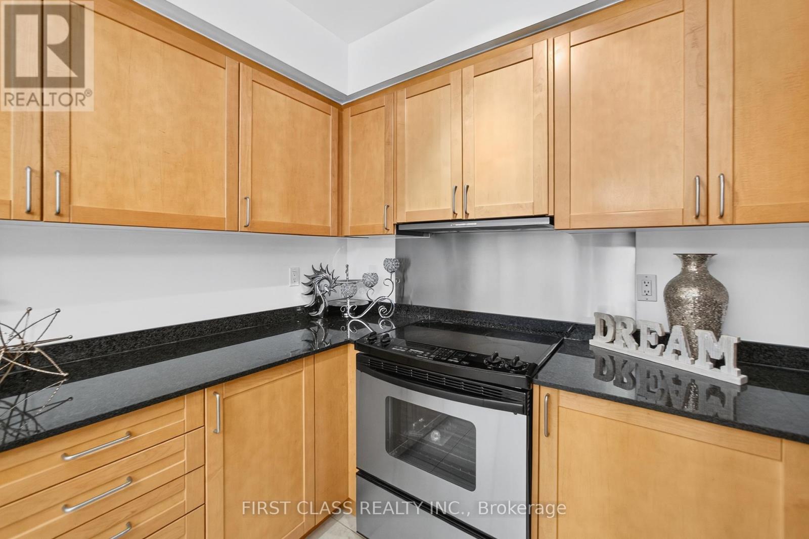 Photo 31 of 711 18 William Carson Crescent, Toronto ON