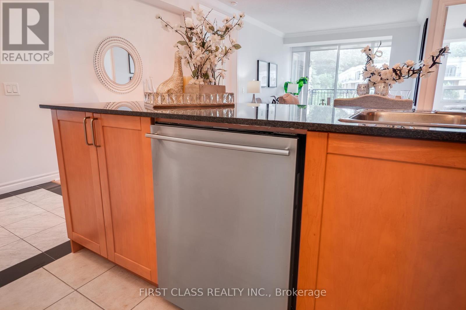 Photo 37 of 711 18 William Carson Crescent, Toronto ON