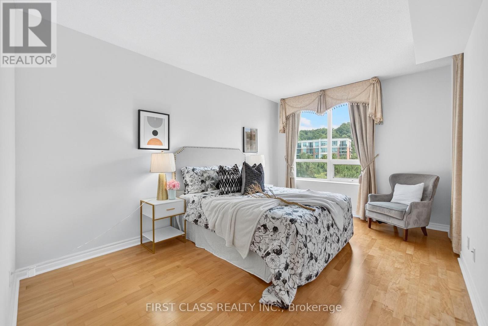Photo 27 of 711 18 William Carson Crescent, Toronto ON