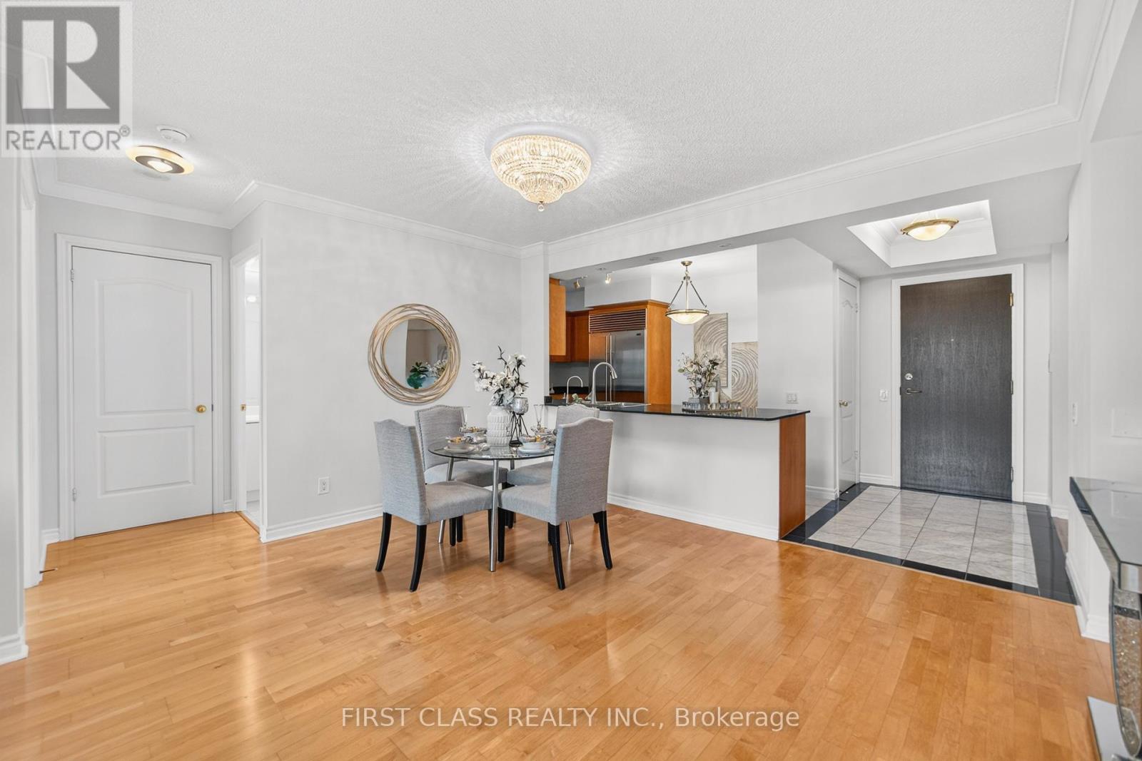 Photo 1 of 711 18 William Carson Crescent, Toronto ON