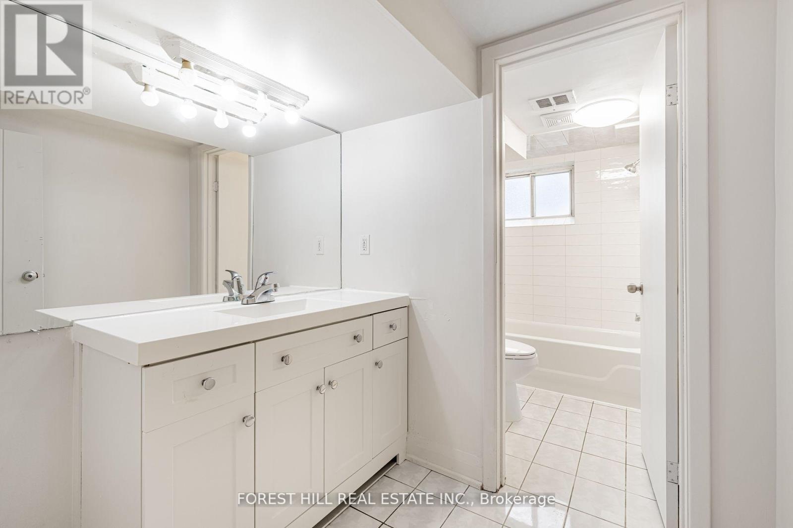 Photo 5 of Bsmt 11 Greenbriar Road, Toronto ON