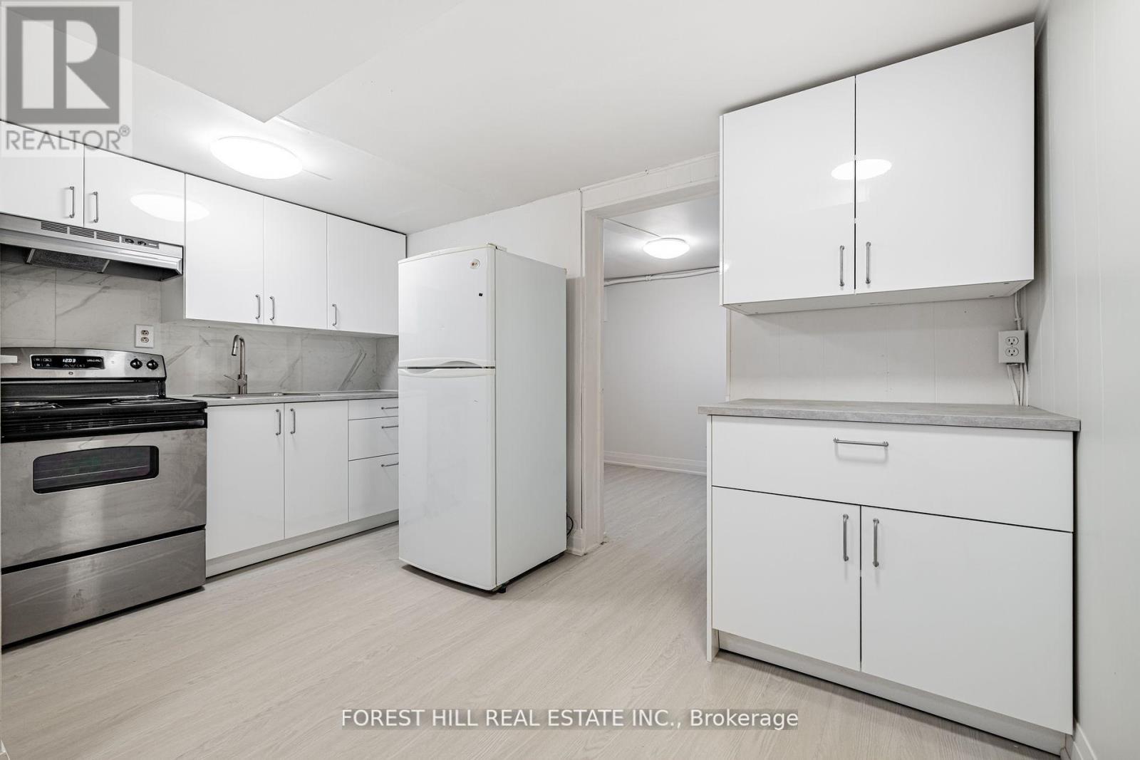 Photo 6 of Bsmt 11 Greenbriar Road, Toronto ON