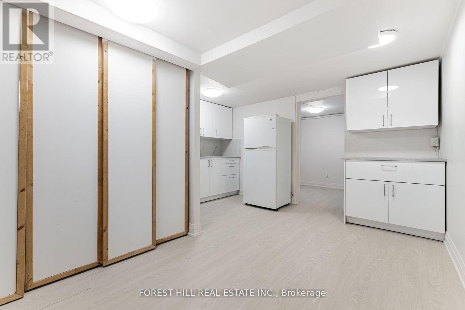 Photo 8 of Bsmt 11 Greenbriar Road, Toronto ON