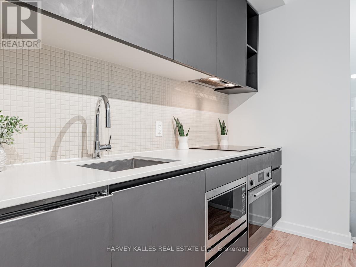 Photo 8 of 314 377 Madison Avenue, Toronto ON