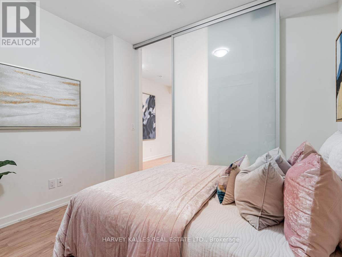 Photo 6 of 314 377 Madison Avenue, Toronto ON