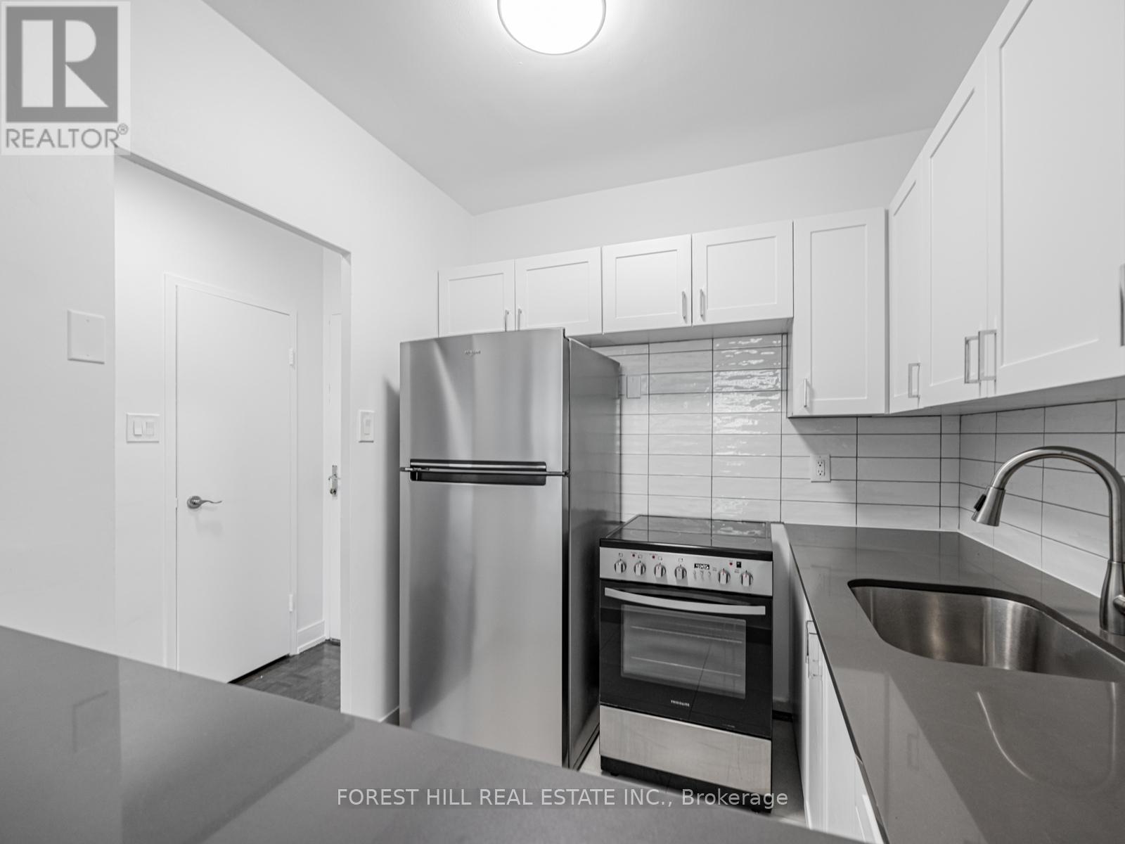Photo 11 of 104 7 Jackes Avenue, Toronto ON