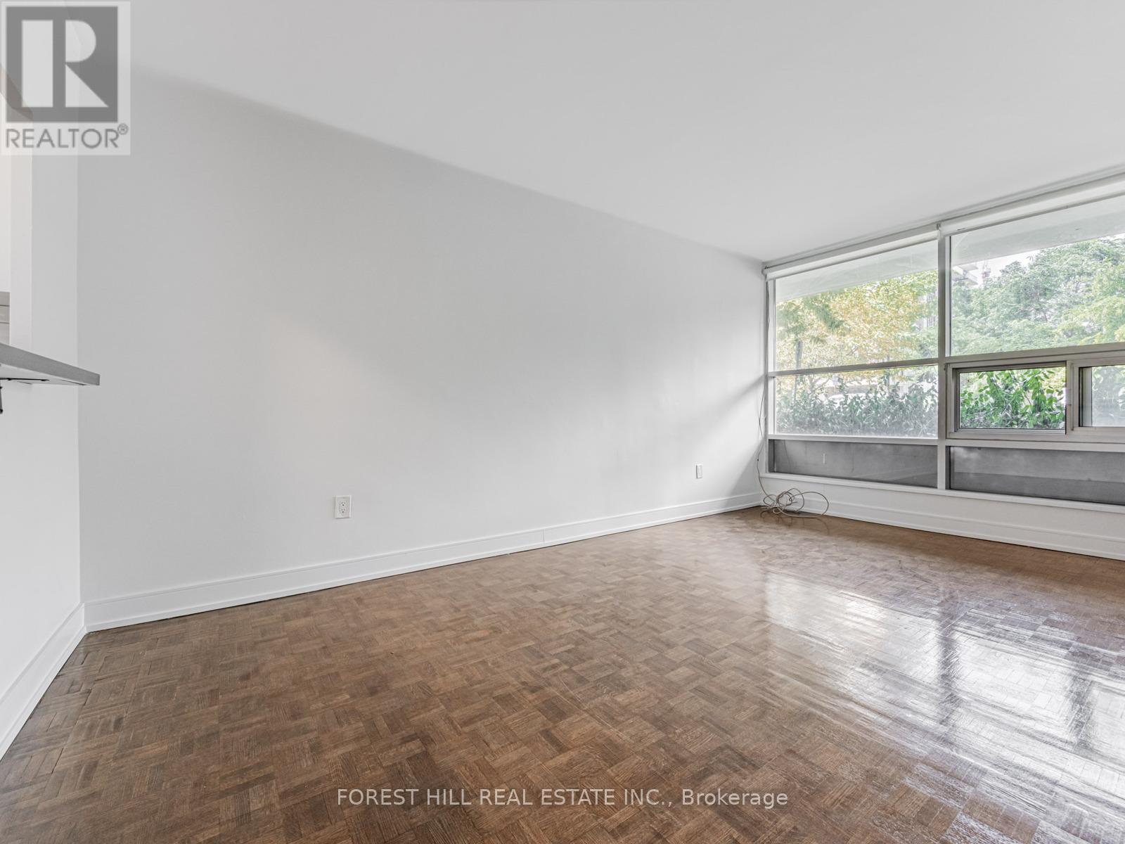 Photo 14 of 104 7 Jackes Avenue, Toronto ON