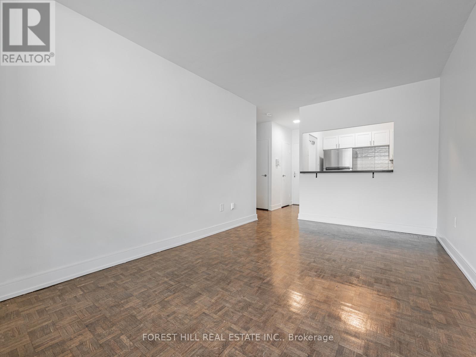 Photo 9 of 104 7 Jackes Avenue, Toronto ON
