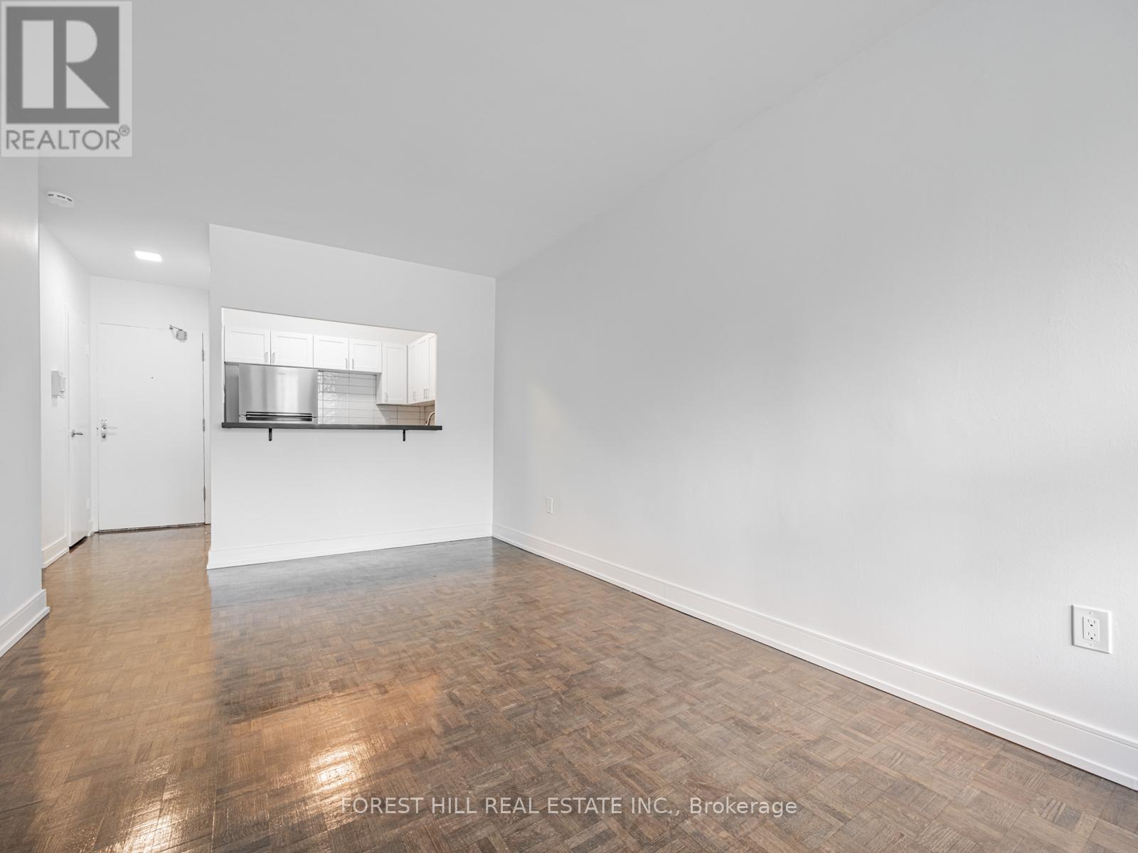 Photo 7 of 104 7 Jackes Avenue, Toronto ON