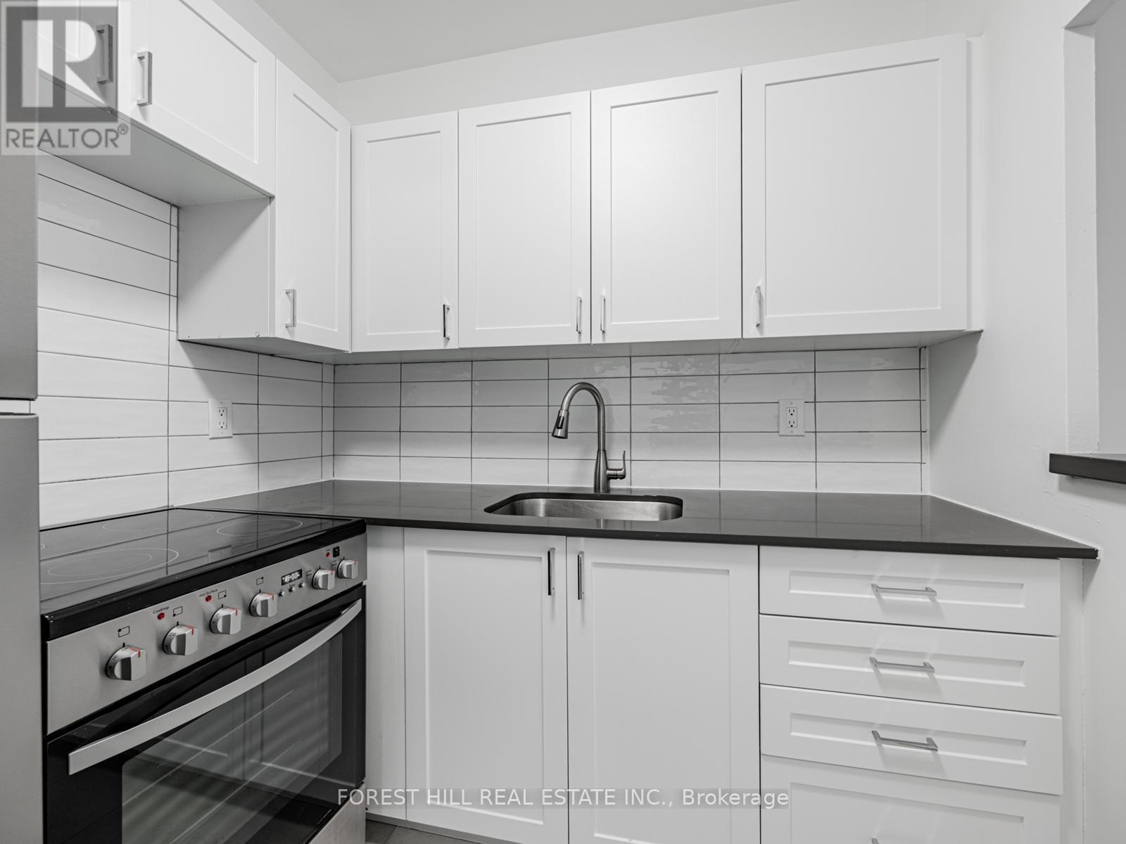 Photo 12 of 104 7 Jackes Avenue, Toronto ON