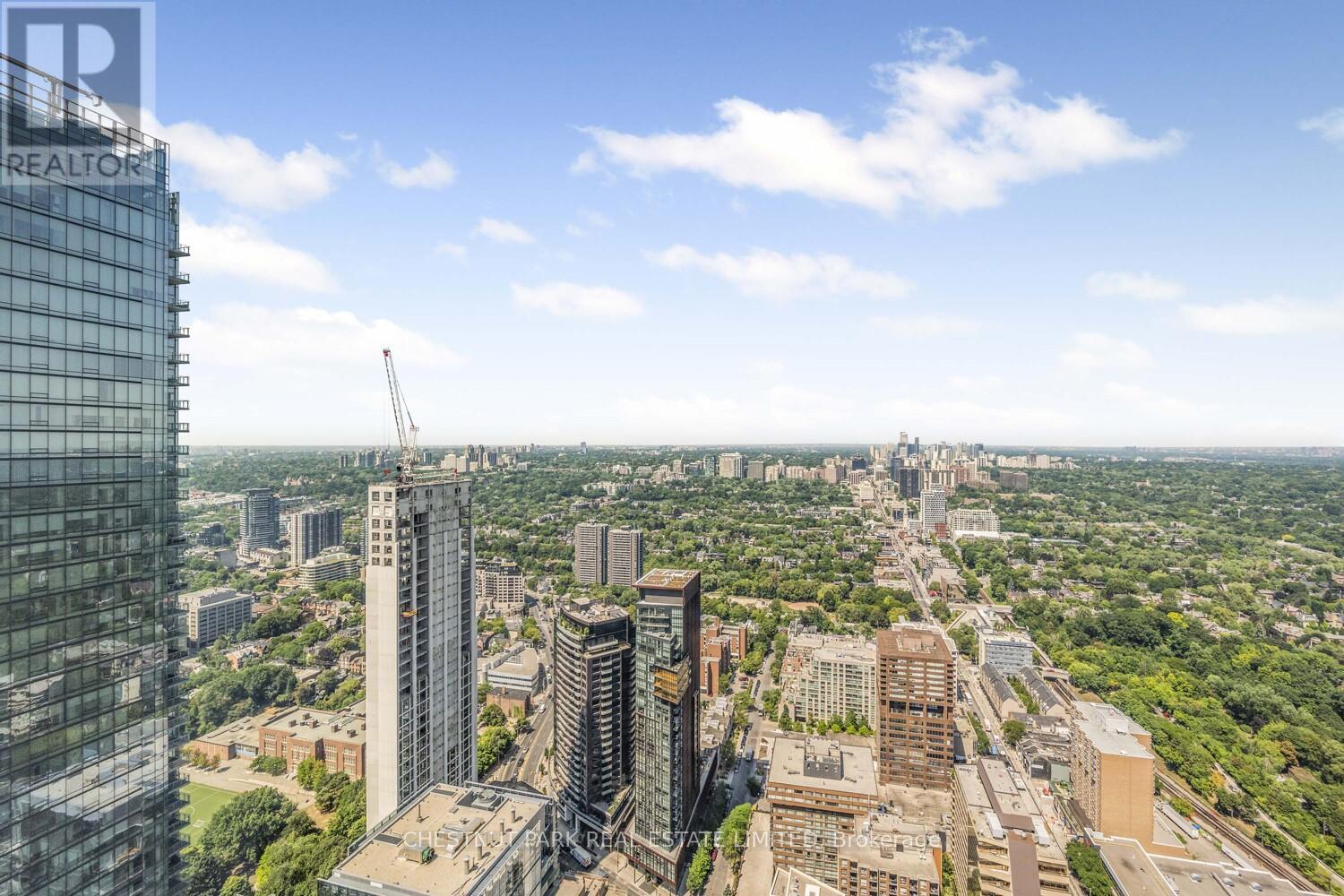 Photo 3 of 4904 11 Yorkville Avenue, Toronto ON
