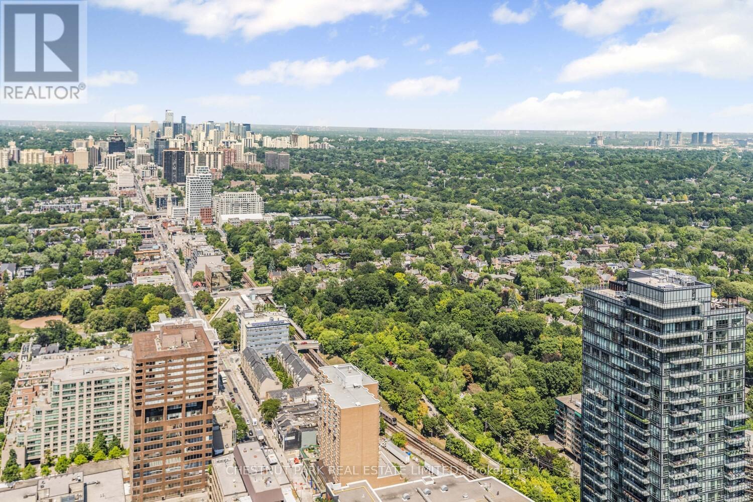 Photo 20 of 4904 11 Yorkville Avenue, Toronto ON