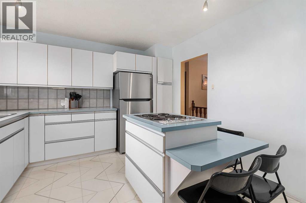 Single Family House Bi-level for Sale in  Mayland Drive NE Mayland Heights Calgary 