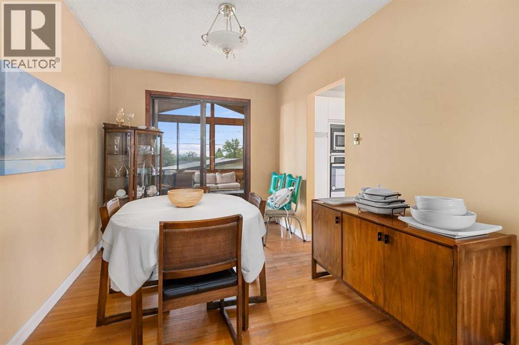 Single Family House Bi-level for Sale in  Mayland Drive NE Mayland Heights Calgary 