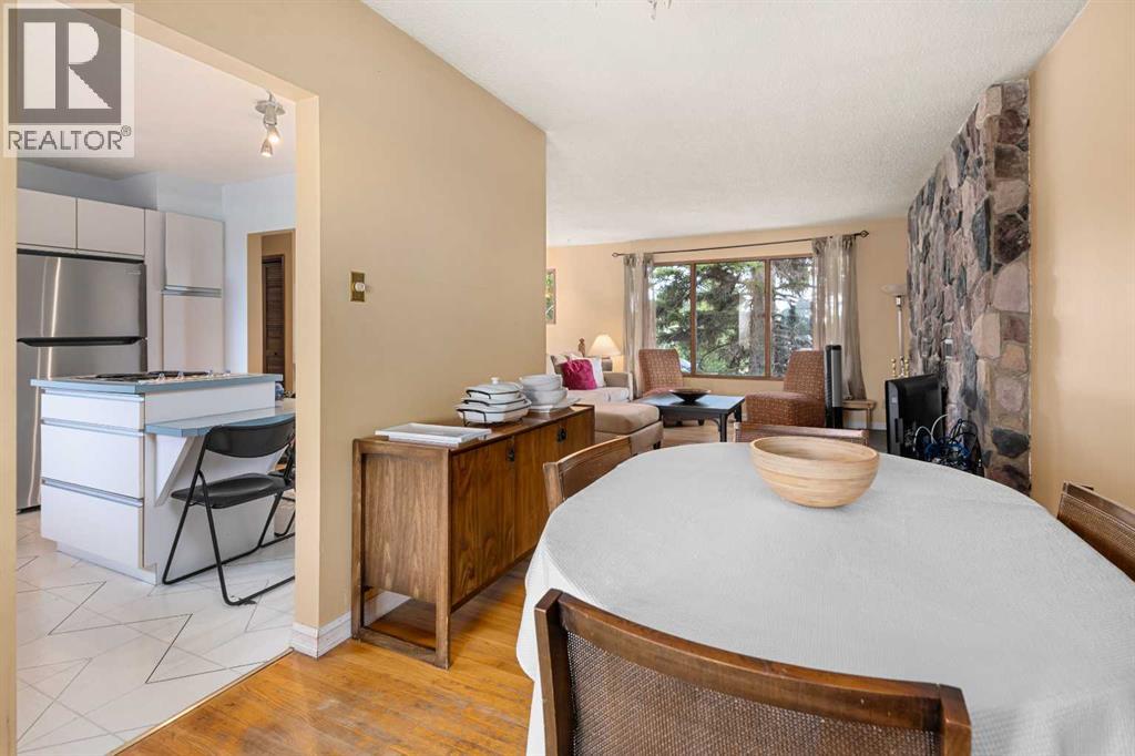 Single Family House Bi-level for Sale in  Mayland Drive NE Mayland Heights Calgary 