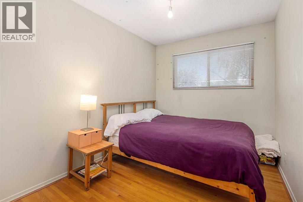 Single Family House Bi-level for Sale in  Mayland Drive NE Mayland Heights Calgary 