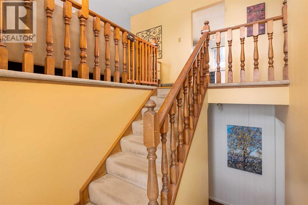 Single Family House Bi-level for Sale in  Mayland Drive NE Mayland Heights Calgary 