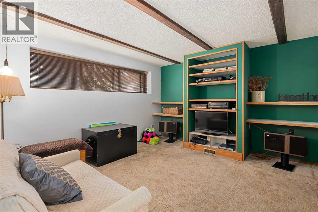 Single Family House Bi-level for Sale in  Mayland Drive NE Mayland Heights Calgary 
