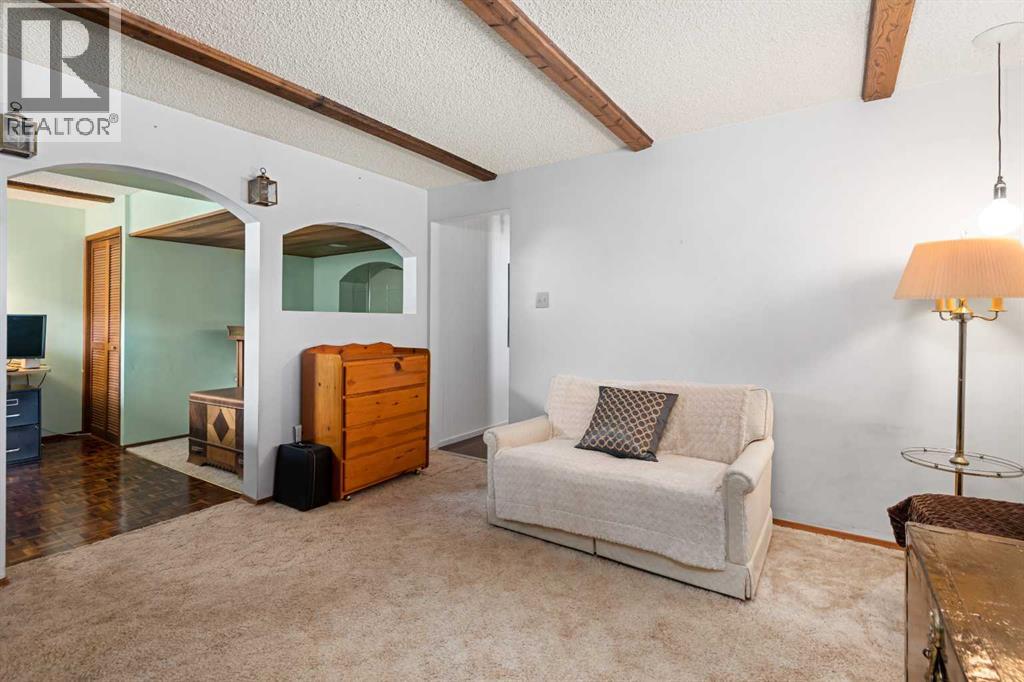 Single Family House Bi-level for Sale in  Mayland Drive NE Mayland Heights Calgary 
