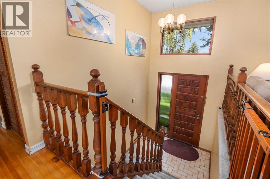 Single Family House Bi-level for Sale in  Mayland Drive NE Mayland Heights Calgary 