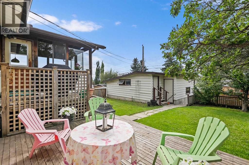 Single Family House Bi-level for Sale in  Mayland Drive NE Mayland Heights Calgary 