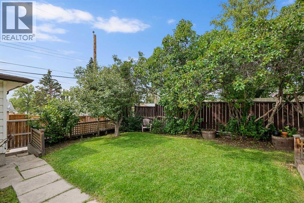 Single Family House Bi-level for Sale in  Mayland Drive NE Mayland Heights Calgary 