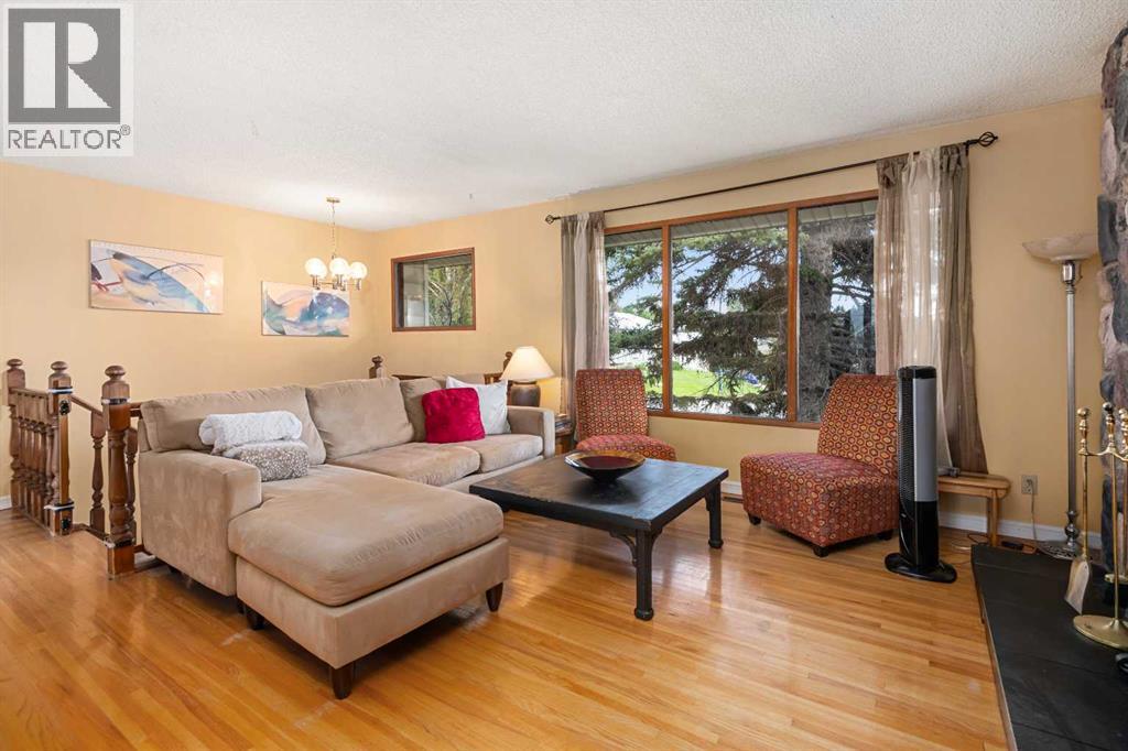 935 Mayland Drive NE, Calgary, Alberta