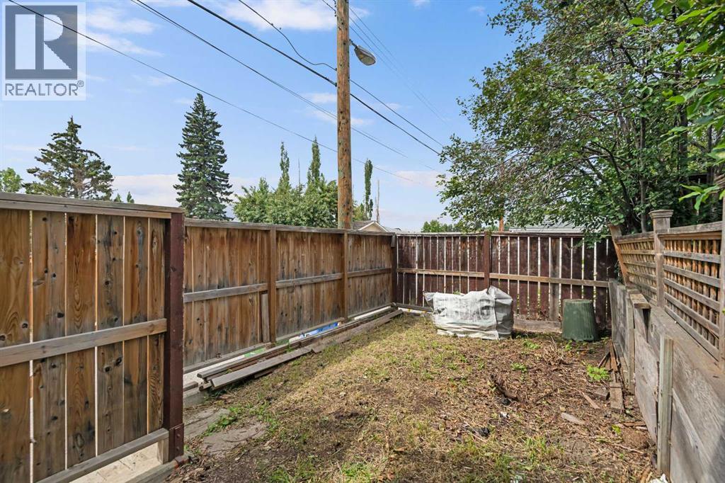 Single Family House Bi-level for Sale in  Mayland Drive NE Mayland Heights Calgary 