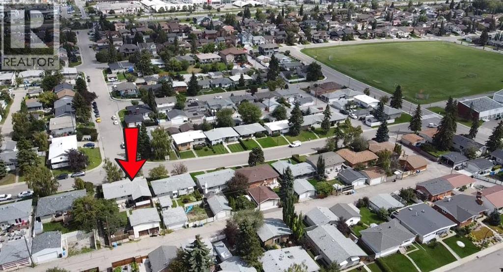 Single Family House Bi-level for Sale in  Mayland Drive NE Mayland Heights Calgary 