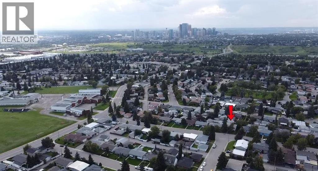 Single Family House Bi-level for Sale in  Mayland Drive NE Mayland Heights Calgary 