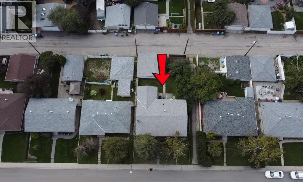Single Family House Bi-level for Sale in  Mayland Drive NE Mayland Heights Calgary 