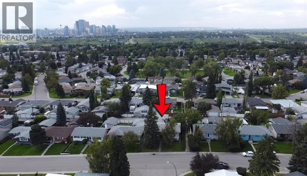 Single Family House Bi-level for Sale in  Mayland Drive NE Mayland Heights Calgary 