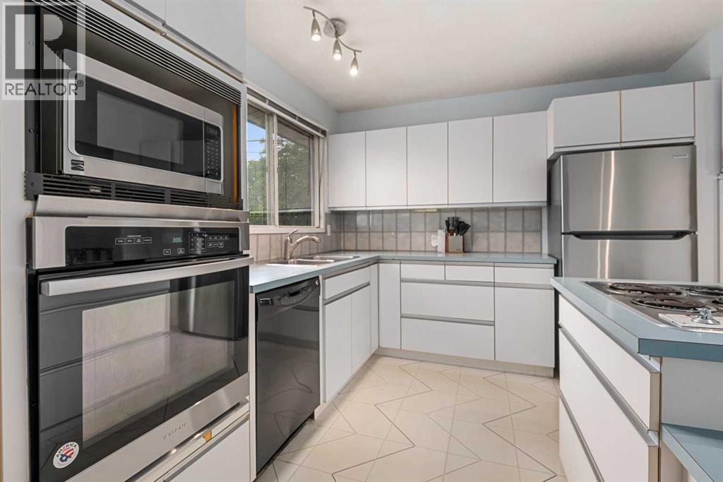 Single Family House Bi-level for Sale in  Mayland Drive NE Mayland Heights Calgary 