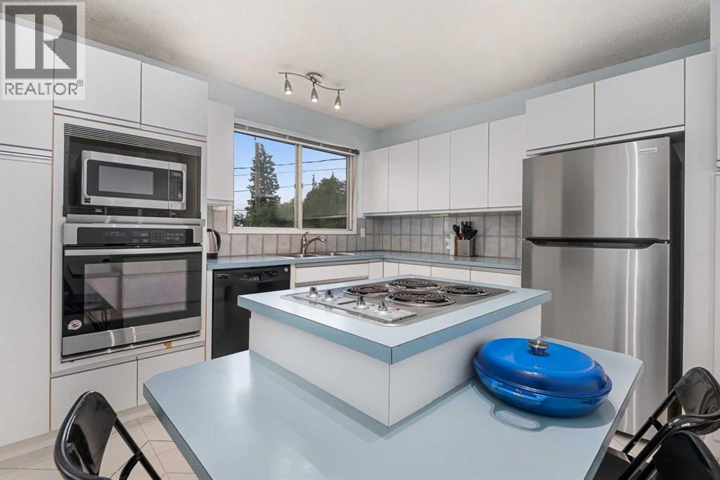 Single Family House Bi-level for Sale in  Mayland Drive NE Mayland Heights Calgary 