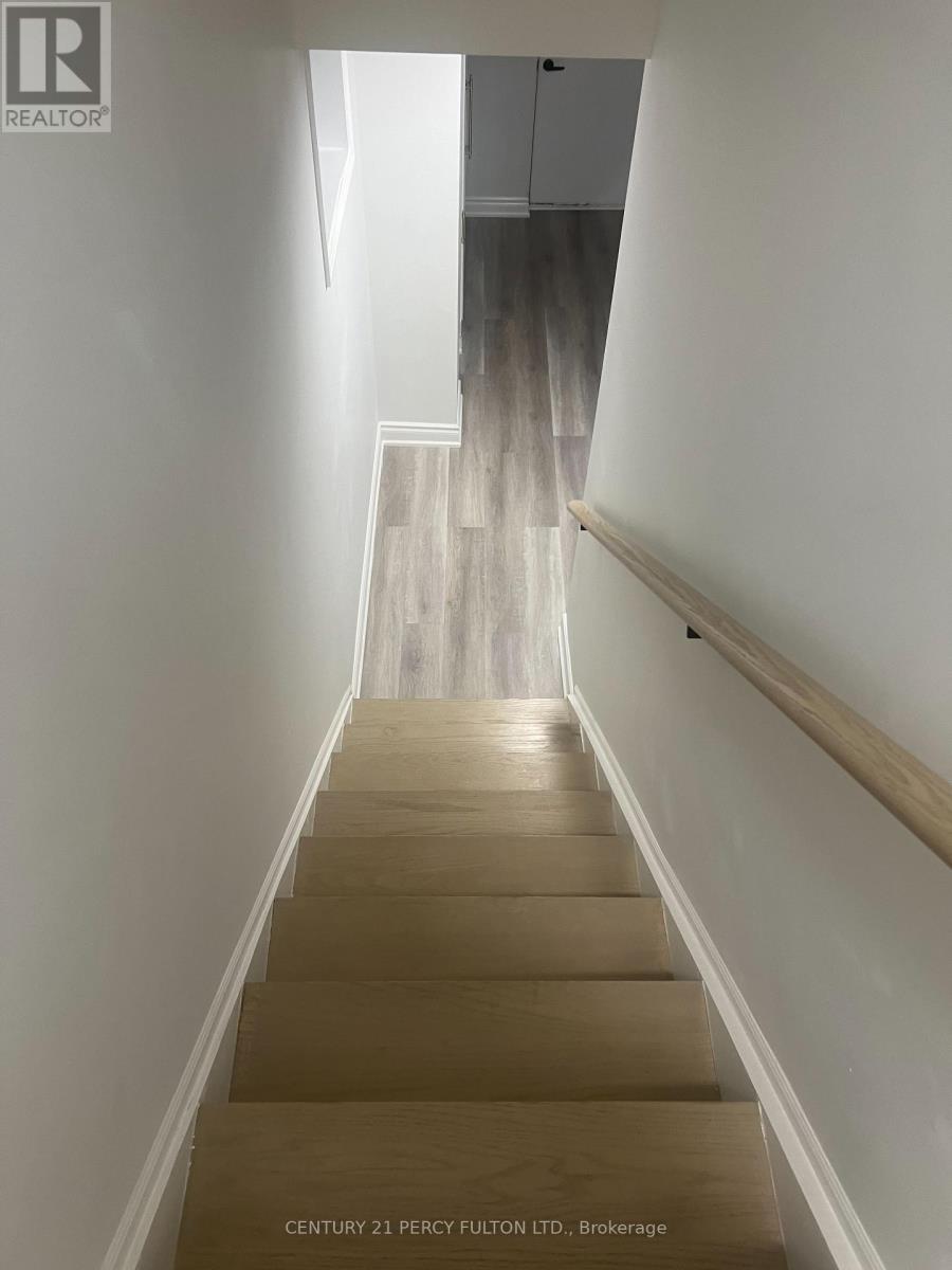 Photo 5 of 1223 Plymouth Drive, Oshawa ON