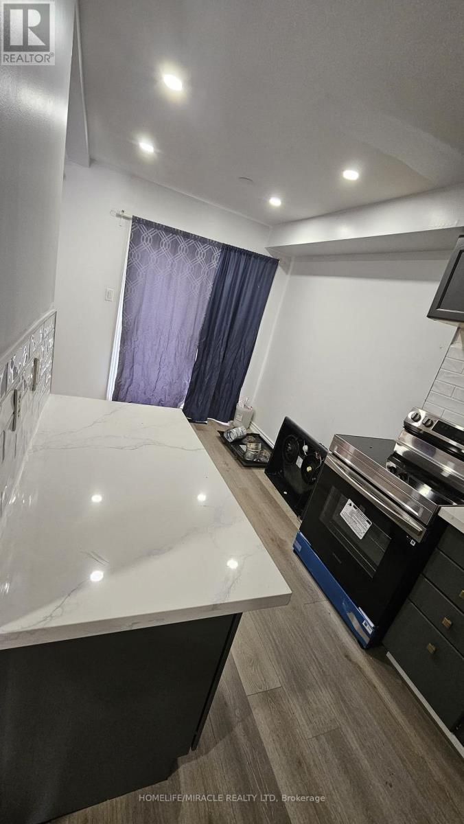 Photo 8 of 13 Prince Crescent, Brampton ON