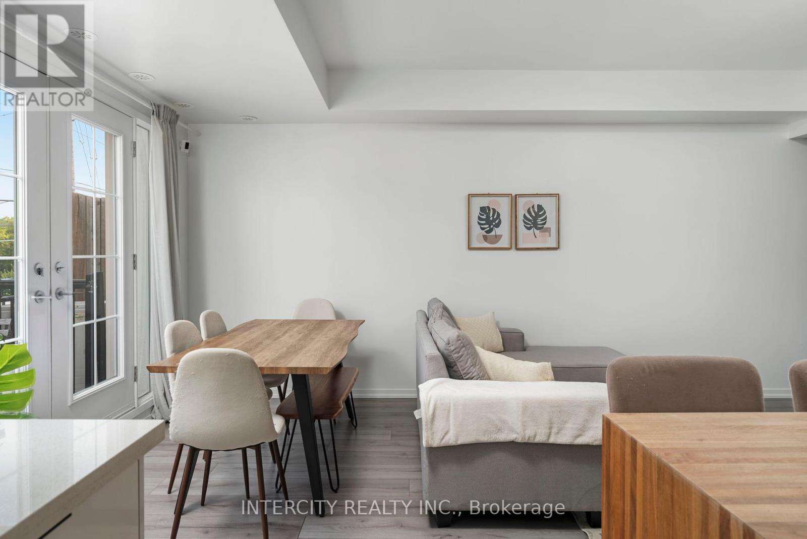 Photo 15 of E 16 26 Bruce Street, Vaughan ON